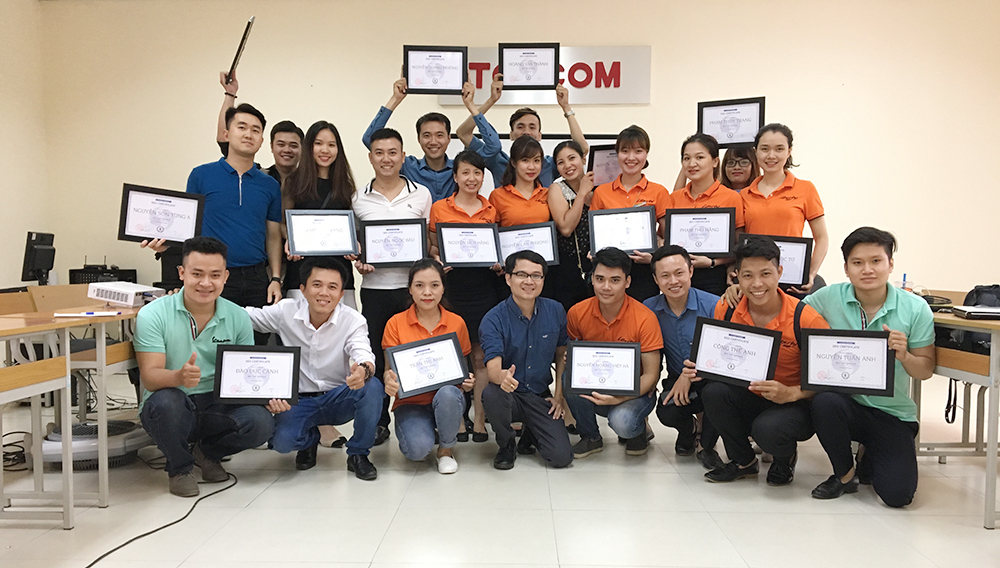 Topcom Vespa Việt Nam thường xuyên tổ chức các buổi đào tạo nghiệp vụ cho nhân viên